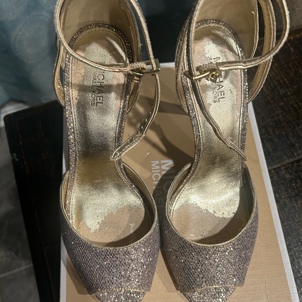 Michael KORS Silver Glitter Women's Heels - Picture 9 of 12
